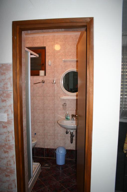 The White House Croatia Apartamento Bibinje Quarto foto